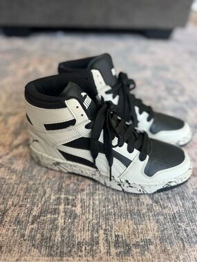 Puma Kids High-Top Sneakers in Black and White